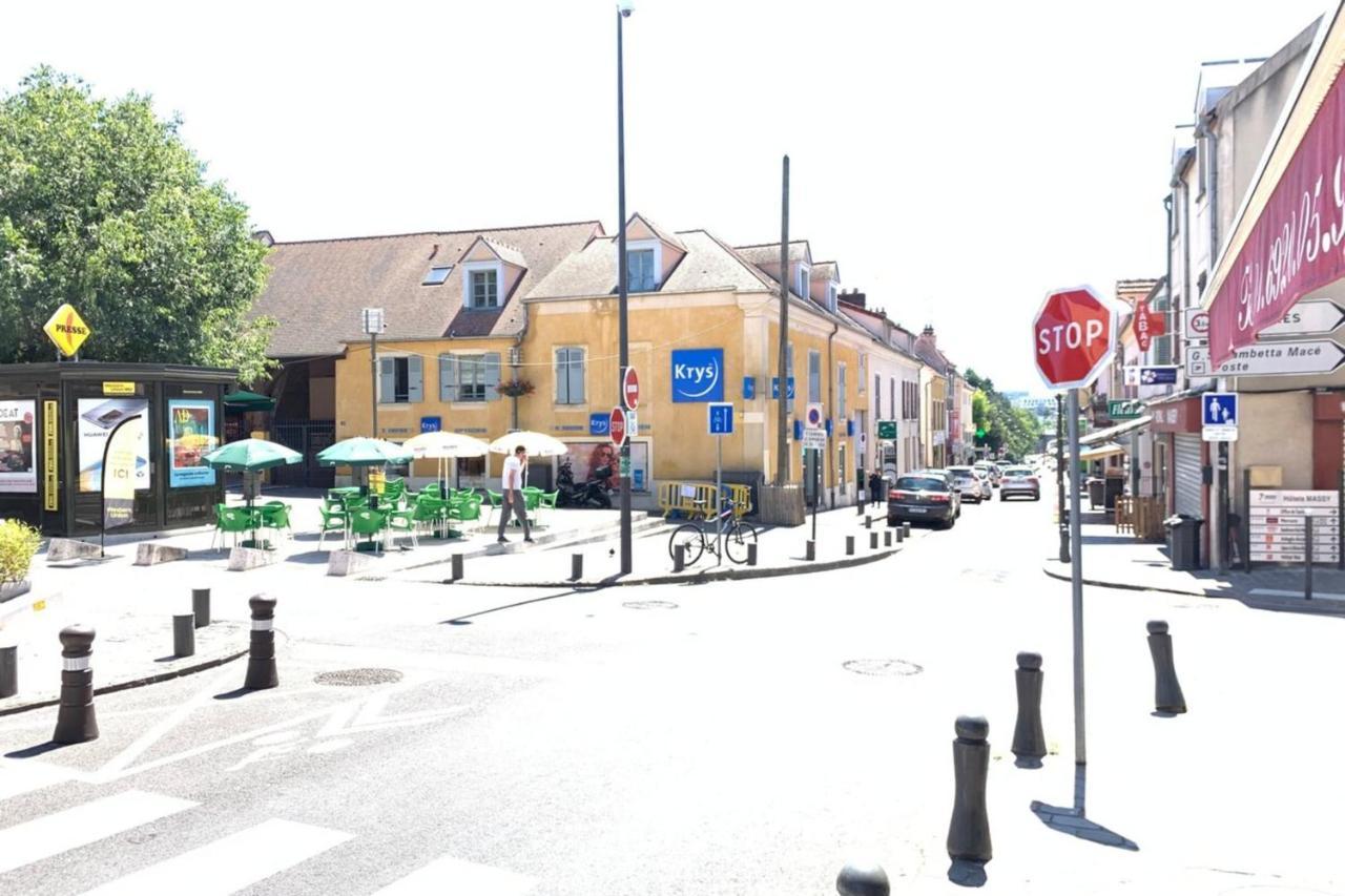 M8 Le Vieux Massyrer600Morly20 Minnetflixneuf Massy  Extérieur photo